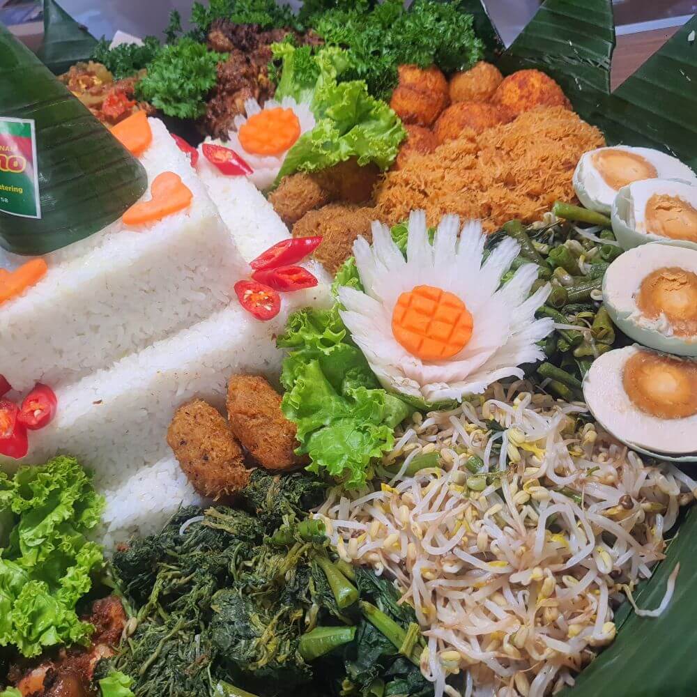 Pesan Nasi Tumpeng di Klampis Surabaya